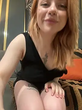 Snapshot of CassieCuteees chatting on May 18, 9:42 pm CassieCuteees online show from May 18, 9:42 pm