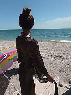 bebeluna001 online show from June 18, 8:03 am