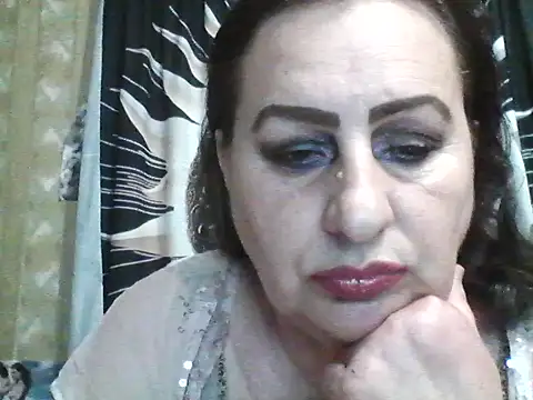 LoaqLovew online show from May 25, 7:47 am