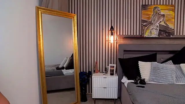 Snapshot of SofiaLace chatting on July 13, 7:00 am SofiaLace online show from July 13, 7:00 am