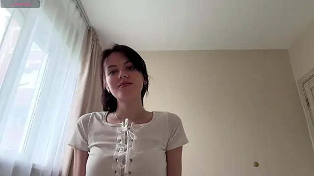 Snapshot of YourChristine chatting on May 13, 7:39 am YourChristine online show from May 13, 7:39 am