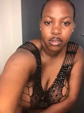 Snapshot of Candice_2026 chatting on May 13, 6:38 pm Candice 2026 online show from May 13, 6:38 pm