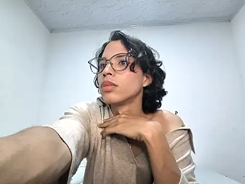 Snapshot of LONDON_ROSE chatting on May 12, 9:56 pm LONDON ROSE online show from May 12, 9:56 pm