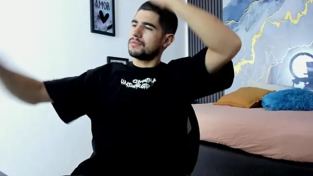 Snapshot of tommy_badboyy chatting on May 22, 11:05 am tommy badboyy online show from May 22, 11:05 am