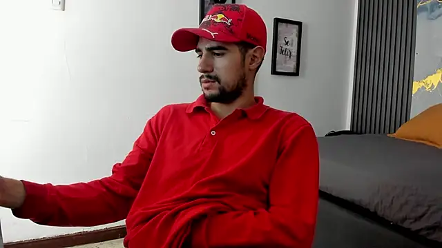 Snapshot of tommy_badboyy chatting on May 28, 6:27 pm tommy badboyy online show from May 28, 6:27 pm