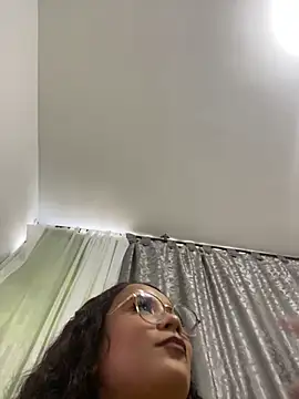 KITTY914 online show from May 15, 9:33 pm