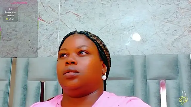 bigcurvymoomy online show from May 17, 11:39 am