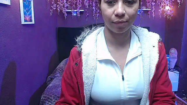 monik299 online show from May 12, 1:08 pm