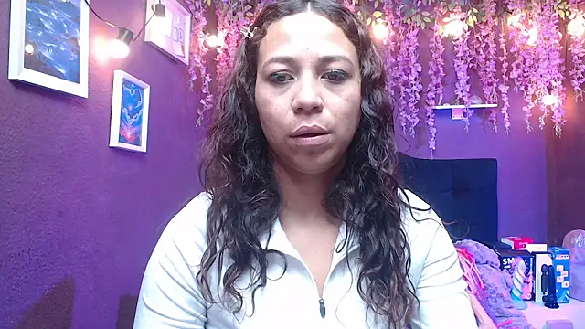 monik299 online show from May 25, 1:17 pm