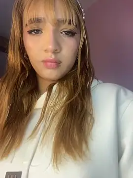 SamaanthaMiller online show from May 16, 7:34 pm