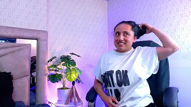 Sammy N Ithan online show from May 20, 2:12 pm