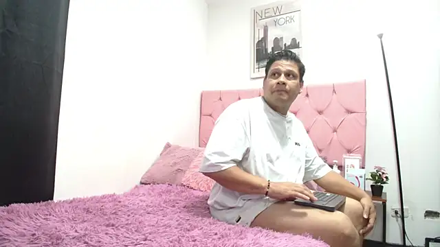 Snapshot of Xtream_LoversXXX chatting on May 23, 11:20 pm Xtream LoversXXX online show from May 23, 11:20 pm