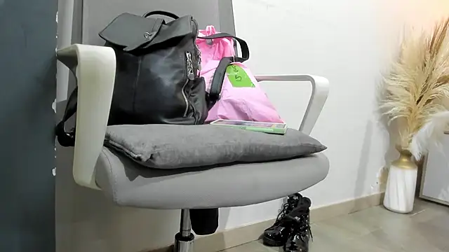 KeishaBlurr online show from July 31, 1:32 pm