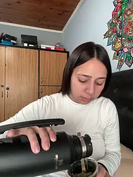 Snapshot of Morena_Prohibida chatting on May 13, 1:41 pm Morena Prohibida online show from May 13, 1:41 pm