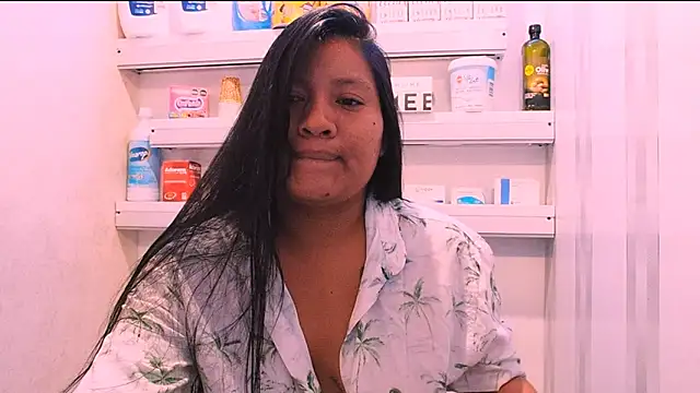 Snapshot of Sol_vannesa chatting on April 24, 8:33 pm Sol vannesa online show from April 24, 8:33 pm