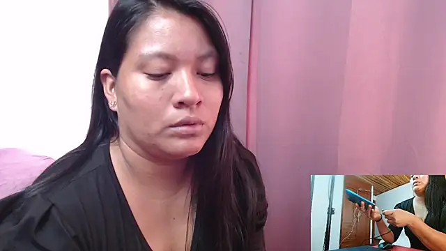 Snapshot of Sol_vannesa chatting on May 7, 9:20 pm Sol vannesa online show from May 7, 9:20 pm