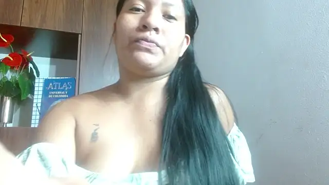 Snapshot of Sol_vannesa chatting on May 9, 4:17 am Sol vannesa online show from May 9, 4:17 am