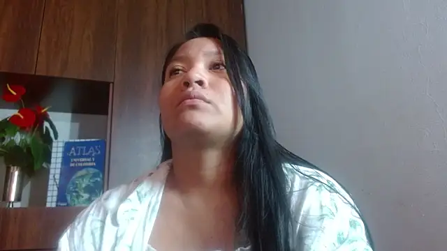 Snapshot of Sol_vannesa chatting on May 10, 1:11 am Sol vannesa online show from May 10, 1:11 am