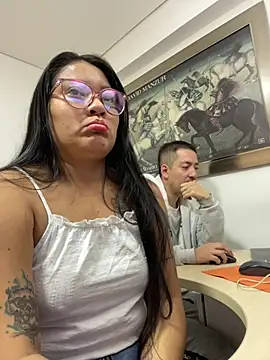 Snapshot of Sol_vannesa chatting on May 15, 9:33 pm Sol vannesa online show from May 15, 9:33 pm