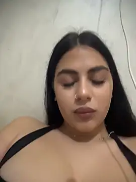Snapshot of LilyLovell chatting on May 24, 6:02 pm LilyLovell online show from May 24, 6:02 pm