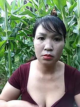 Snapshot of Beola-mi chatting on May 19, 11:00 pm Beola-mi online show from May 19, 11:00 pm