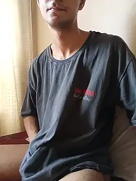 Snapshot of skinny_raj chatting on June 18, 8:36 am skinny raj online show from June 18, 8:36 am