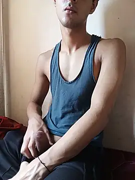 Snapshot of skinny_raj chatting on June 28, 9:15 am skinny raj online show from June 28, 9:15 am