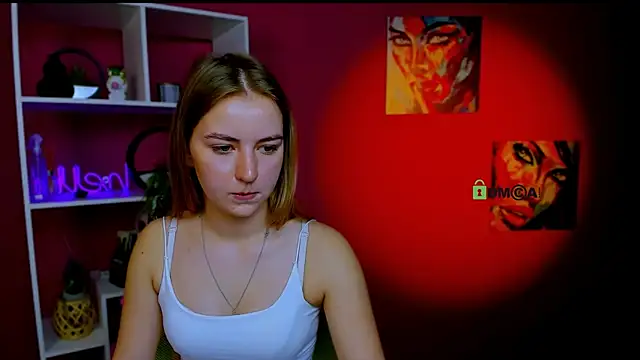 lina moone online show from May 6, 5:25 am