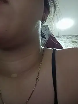 Snapshot of Chloe_Thomsoon_ chatting on May 18, 4:18 am Chloe Thomsoon online show from May 18, 4:18 am