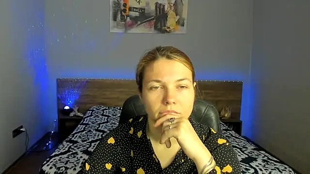 Snapshot of AnniShery chatting on May 26, 6:42 am AnniShery online show from May 26, 6:42 am