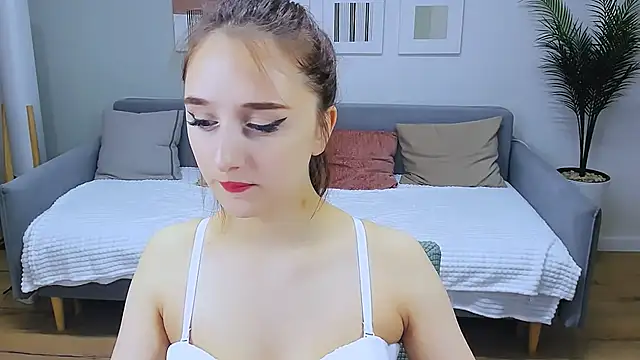 Snapshot of JulietteMonli chatting on May 26, 12:34 pm JulietteMonli online show from May 26, 12:34 pm
