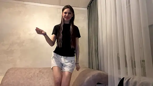 Snapshot of TuZezima chatting on April 27, 7:12 pm TuZezima online show from April 27, 7:12 pm