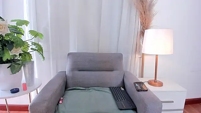 RachelArias online show from May 20, 12:22 pm