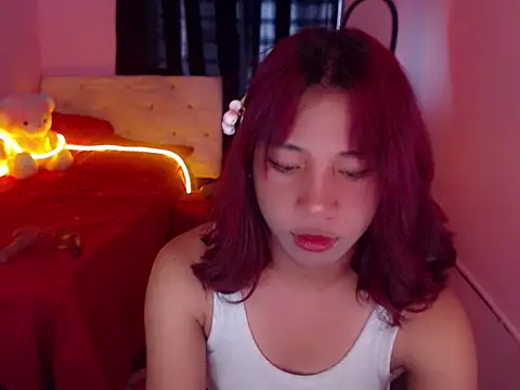 URsexyLylia online show from May 3, 7:36 am