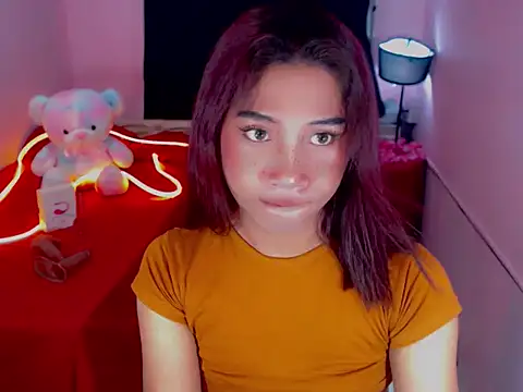 URsexyLylia online show from May 19, 4:02 pm