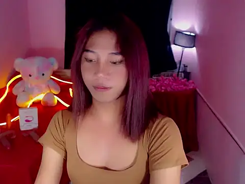 URsexyLylia online show from May 21, 4:47 pm