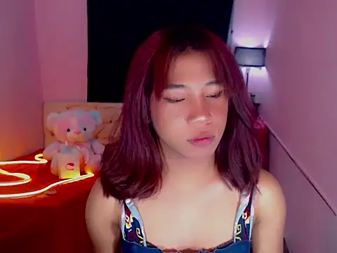 URsexyLylia online show from May 24, 9:53 pm