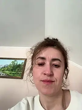 Snapshot of Avokadoo chatting on April 25, 3:09 pm Avokadoo online show from April 25, 3:09 pm