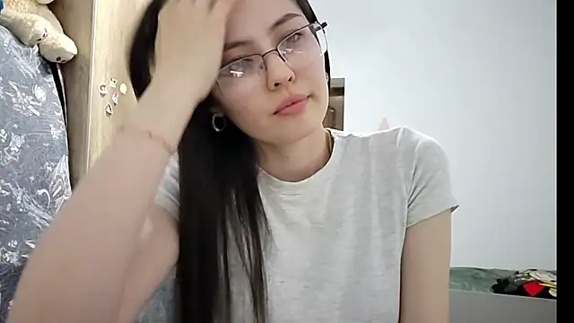 AshleyTropiano online show from May 13, 4:26 pm