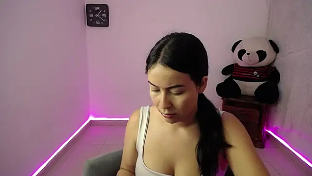 Snapshot of Shilot_ms chatting on May 5, 2:14 pm Shilot ms online show from May 5, 2:14 pm