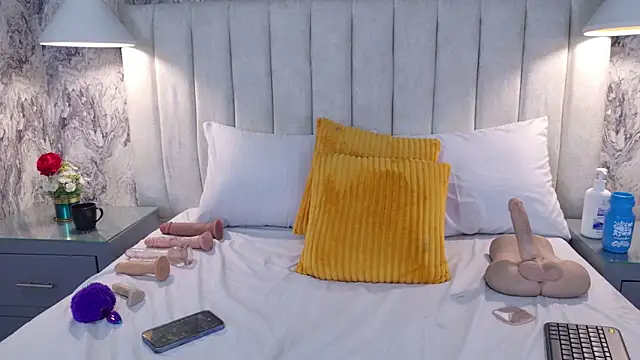 Snapshot of Sophie_Vega chatting on June 18, 9:14 am Sophie Vega online show from June 18, 9:14 am