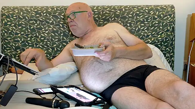 Snapshot of KinkCentral chatting on June 22, 8:17 pm KinkCentral online show from June 22, 8:17 pm