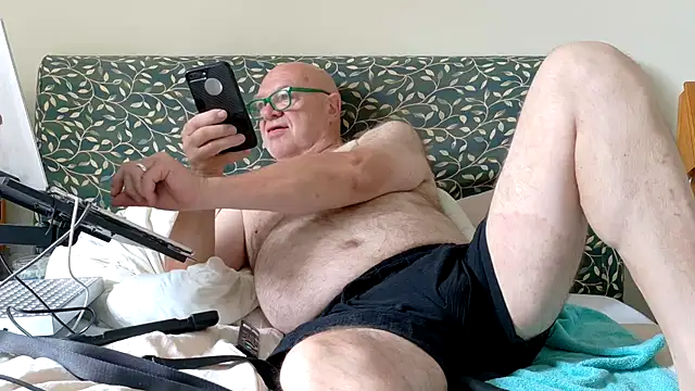 Snapshot of KinkCentral chatting on June 30, 9:10 am KinkCentral online show from June 30, 9:10 am