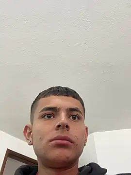 fresdyhot online show from May 21, 1:07 pm