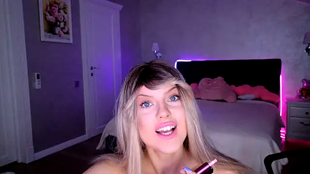 ChristieBlace online show from May 23, 9:52 pm