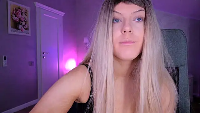 ChristieBlace online show from May 27, 8:17 pm