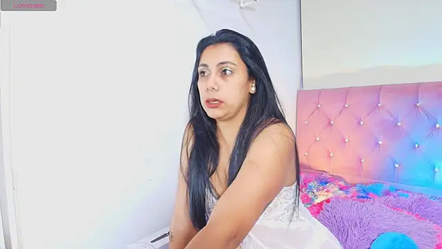 Snapshot of Nyra_Queen chatting on May 9, 11:04 am Nyra Queen online show from May 9, 11:04 am