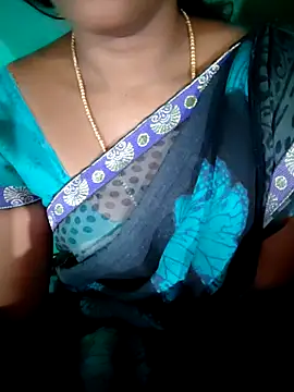Snapshot of Tamil_Hot_HoneyBee chatting on May 4, 2:02 pm Tamil Hot HoneyBee online show from May 4, 2:02 pm