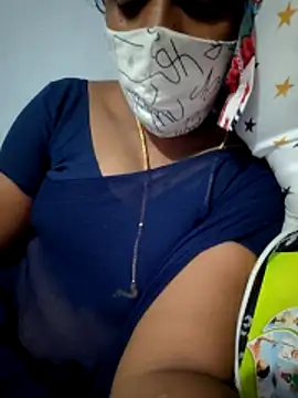 Snapshot of Tamil_Hot_HoneyBee chatting on May 12, 5:54 pm Tamil Hot HoneyBee online show from May 12, 5:54 pm