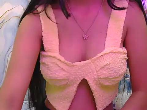 hot-saanvi online show from April 29, 6:06 am